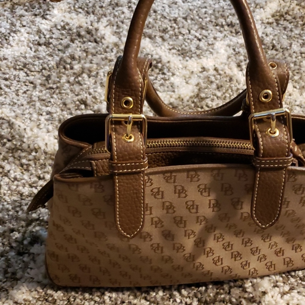Dooney & Bourke handbag great size - Picture 4 of 8